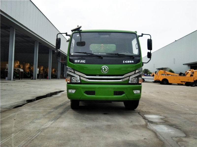 东风多利卡8方勾臂垃圾车